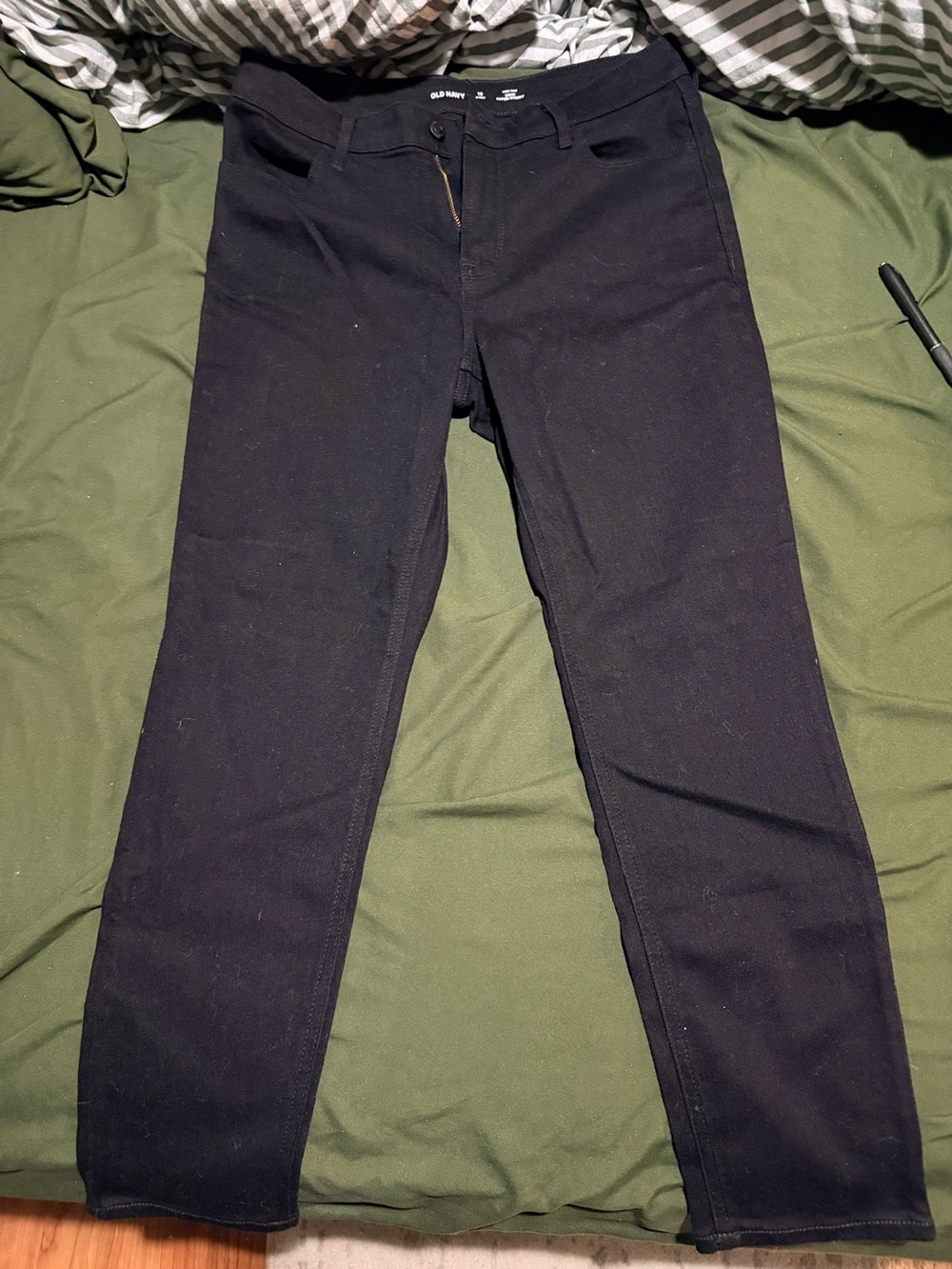 Old Navy women’s  Slim Straight Black Jeans